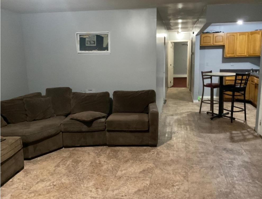 Room In A Beach House With King Size Bed In A Landlord Hosted Three Bedroom Apartment New York Ngoại thất bức ảnh