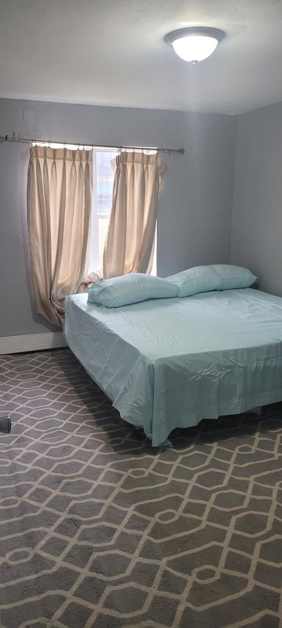 Room In A Beach House With King Size Bed In A Landlord Hosted Three Bedroom Apartment New York Ngoại thất bức ảnh