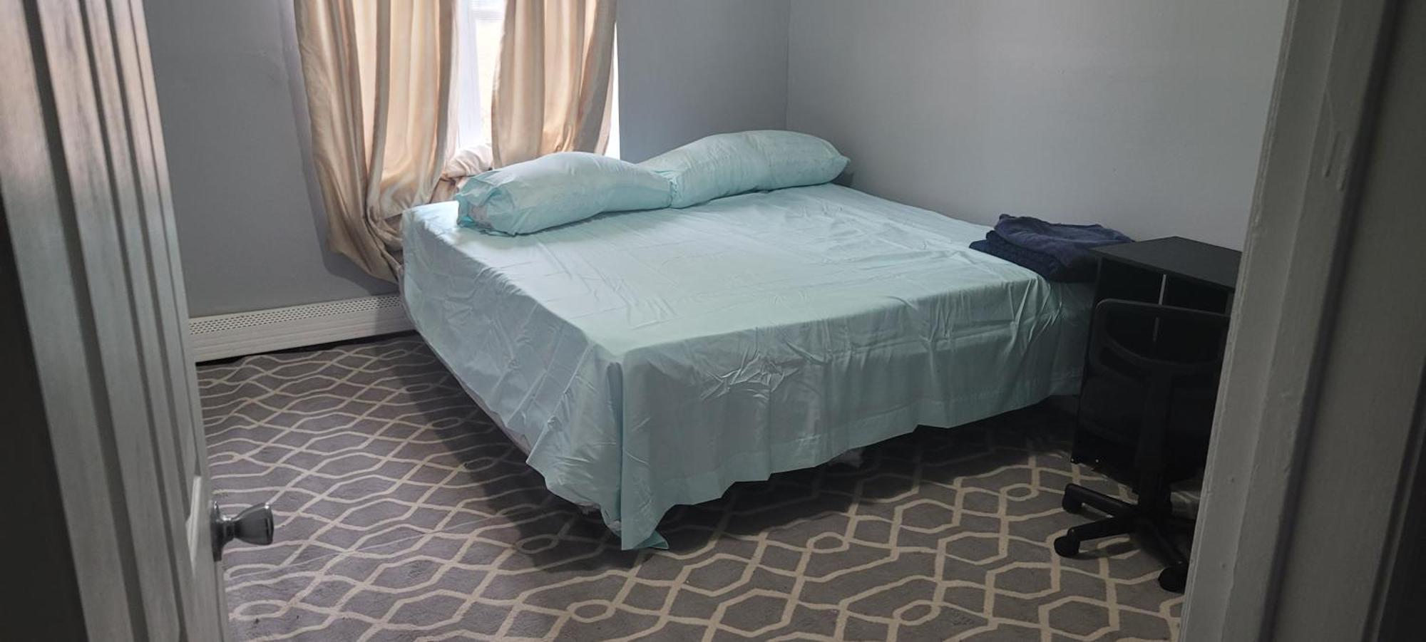 Room In A Beach House With King Size Bed In A Landlord Hosted Three Bedroom Apartment New York Ngoại thất bức ảnh